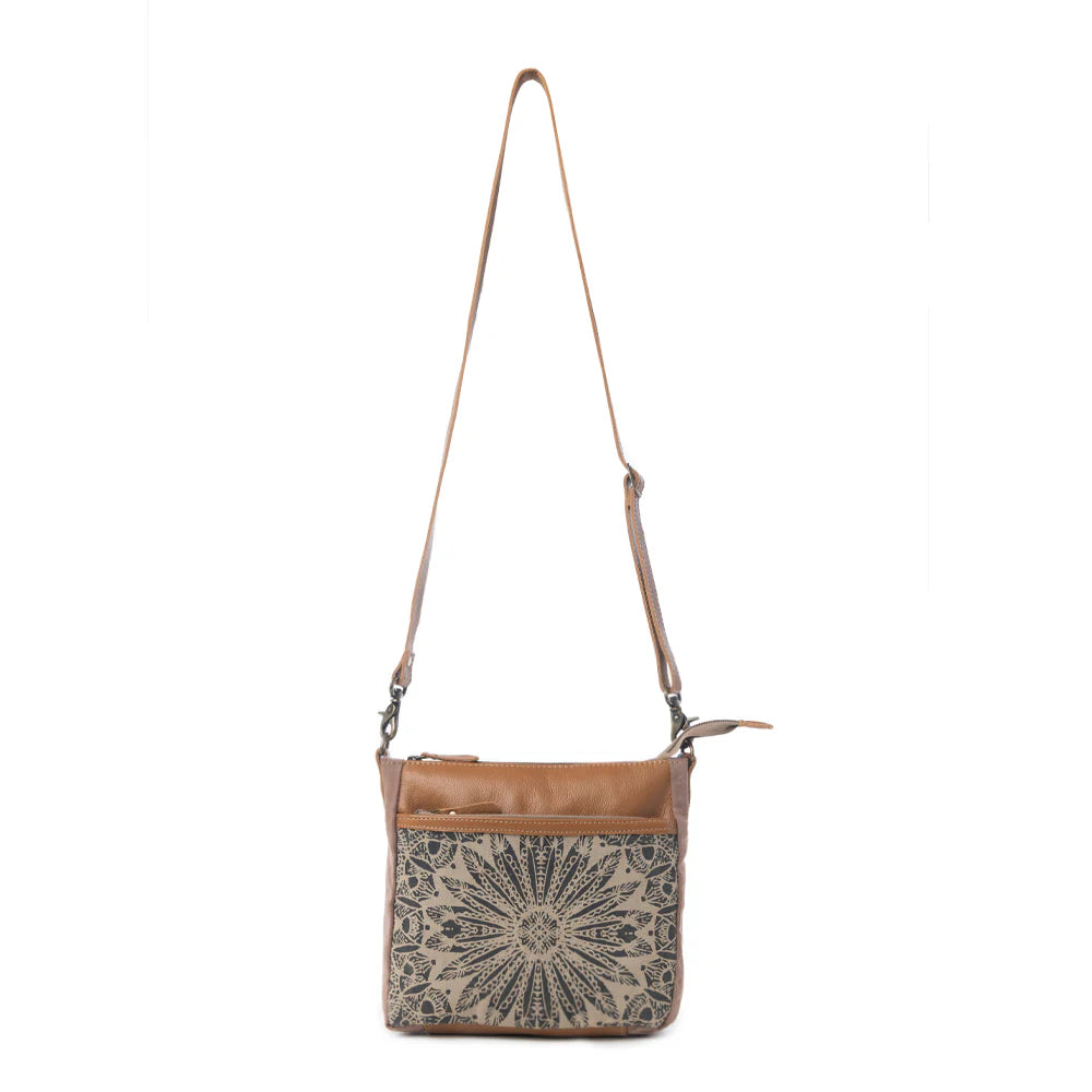 DIZZY CIRCLE LEATHER SHOULDER BAG